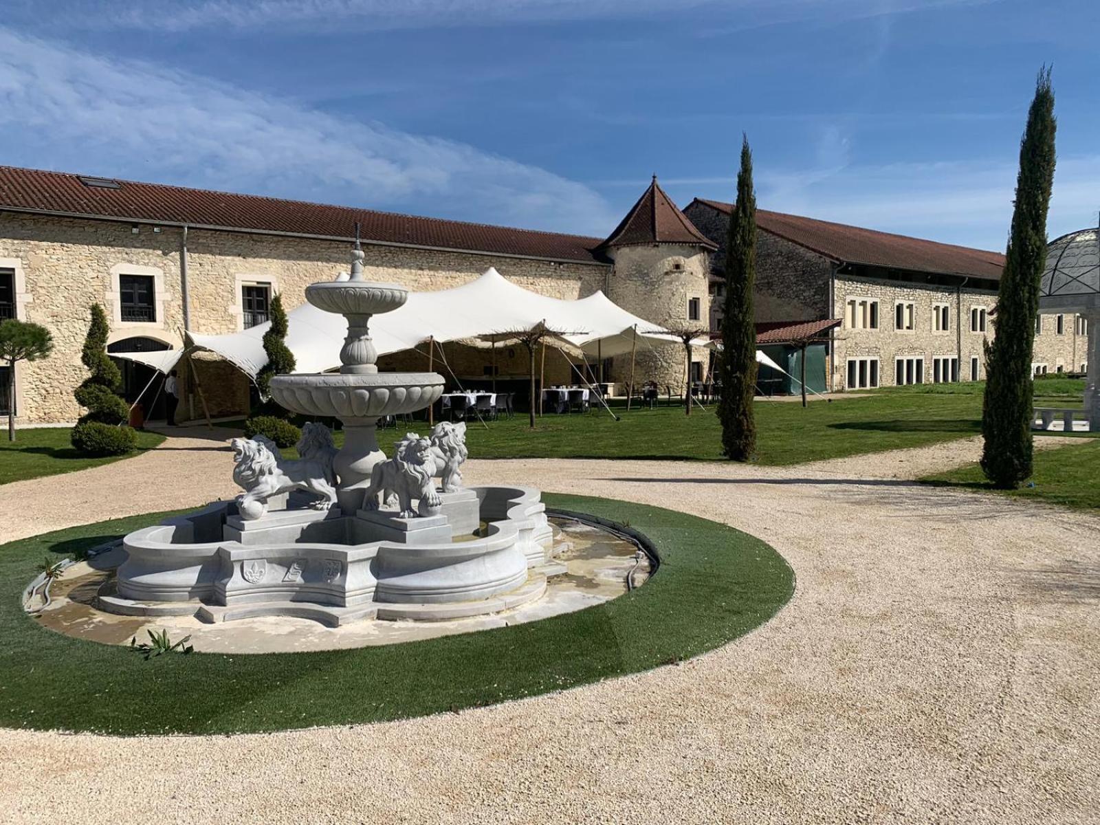 Les Dependances De Chapeau Cornu Vignieu Buitenkant foto